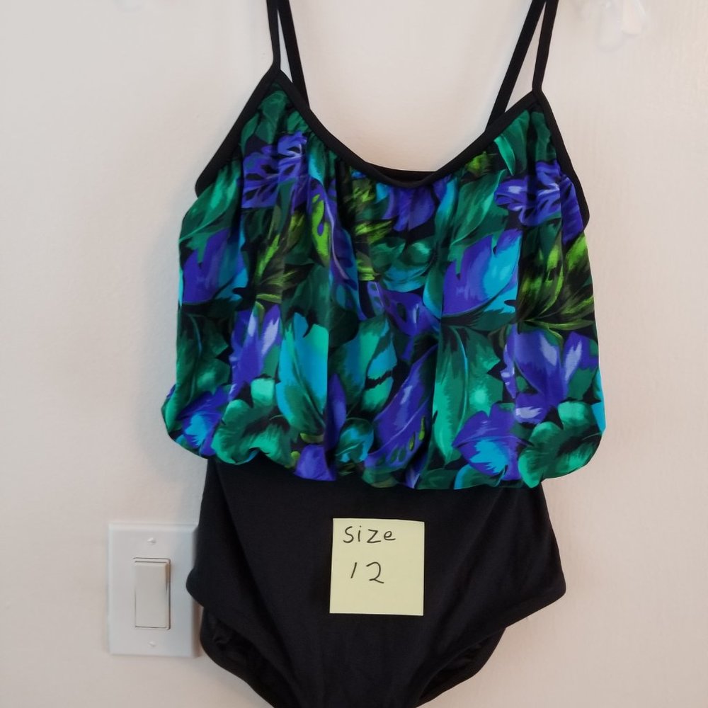 One piece Bikini - Picture 2 of 2